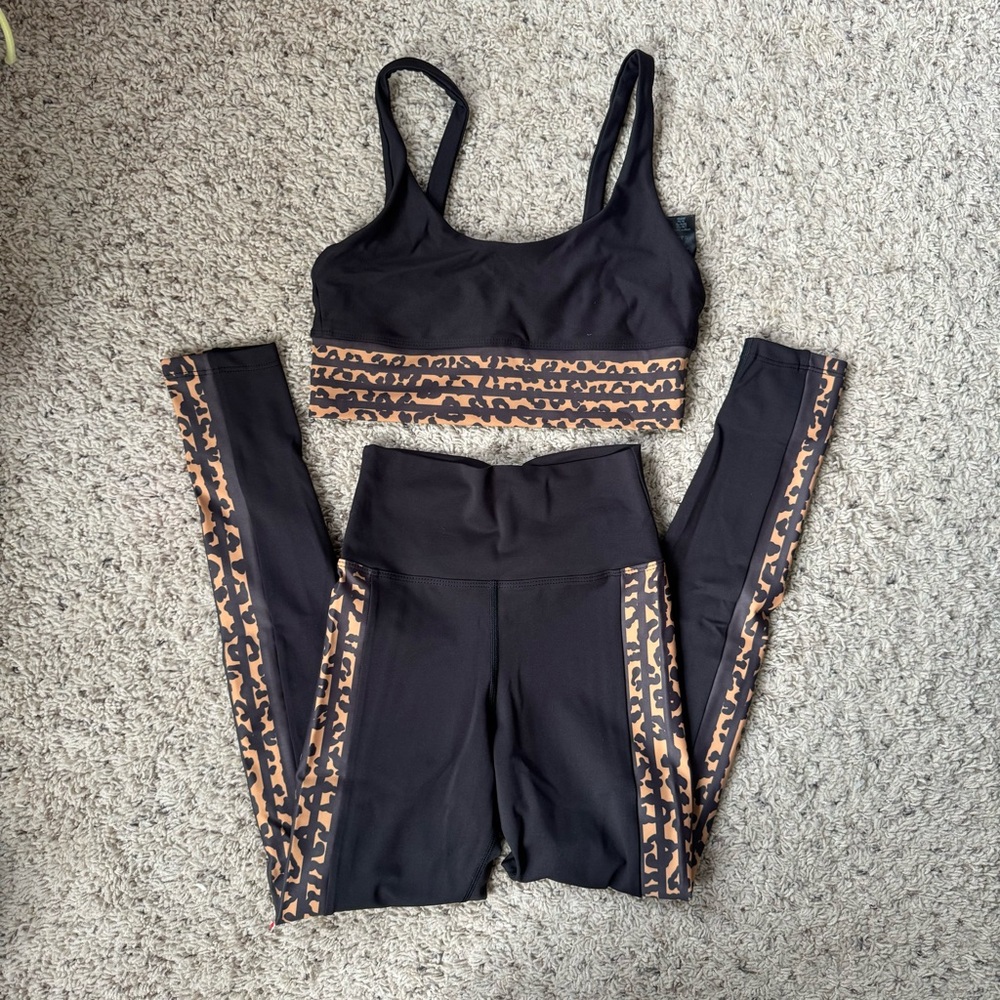 Beach Riot Jade Stripe Leopard leggings - NWT